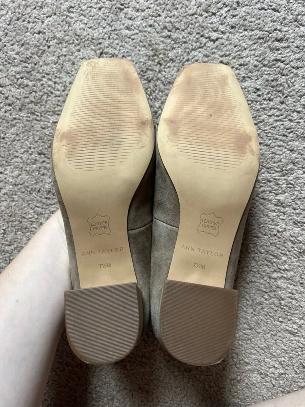 Ann Taylor Chain Suede Block Heel Pumps Womens 7.5